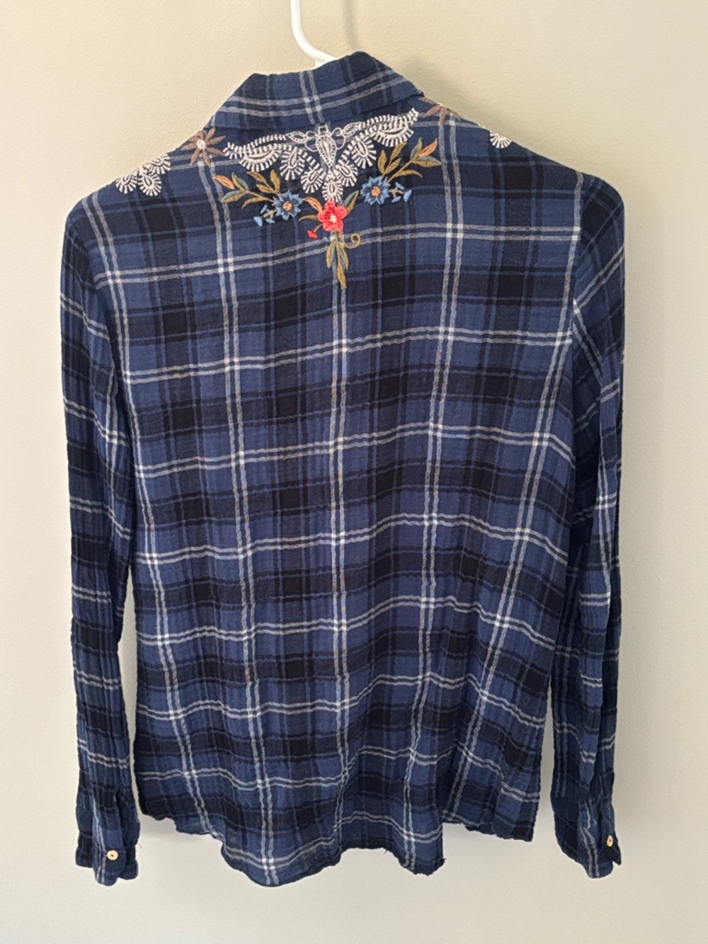 Johnny Was Navy Plaid Embroidered Floral Button-Up Blouse XS - Picture 2 of 3